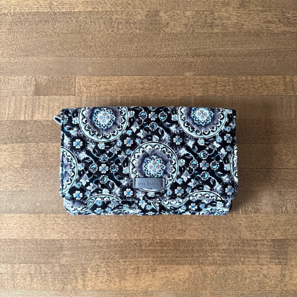 Vera Bradley RFID Wallet in Charcoal Medallion